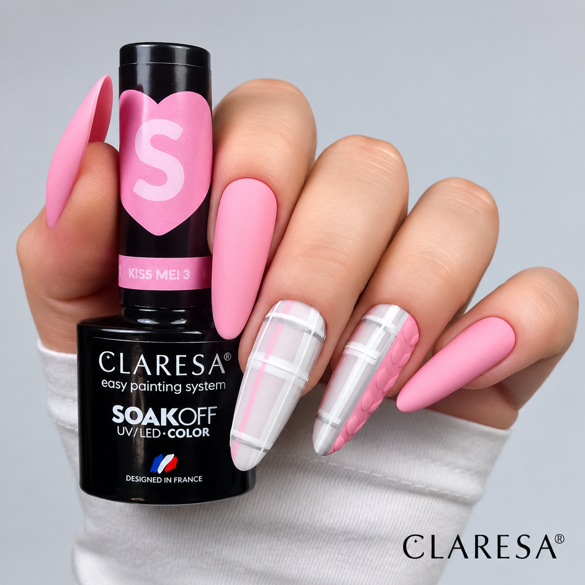 Claresa Kiss Me! 3 5g ροζ ημιμόνιμο βερνίκι νυχιών σε έντονη ροζ απόχρωση με ροζ nail art και λευκό καρό σχέδιο