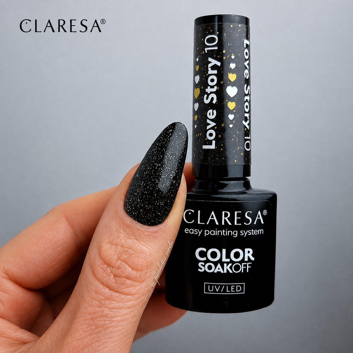 Claresa Love Story 10 μαύρο ημιμόνιμο βερνίκι νυχιών 5g με χρυσό glitter σε μαύρο glossy manicure UV/LED